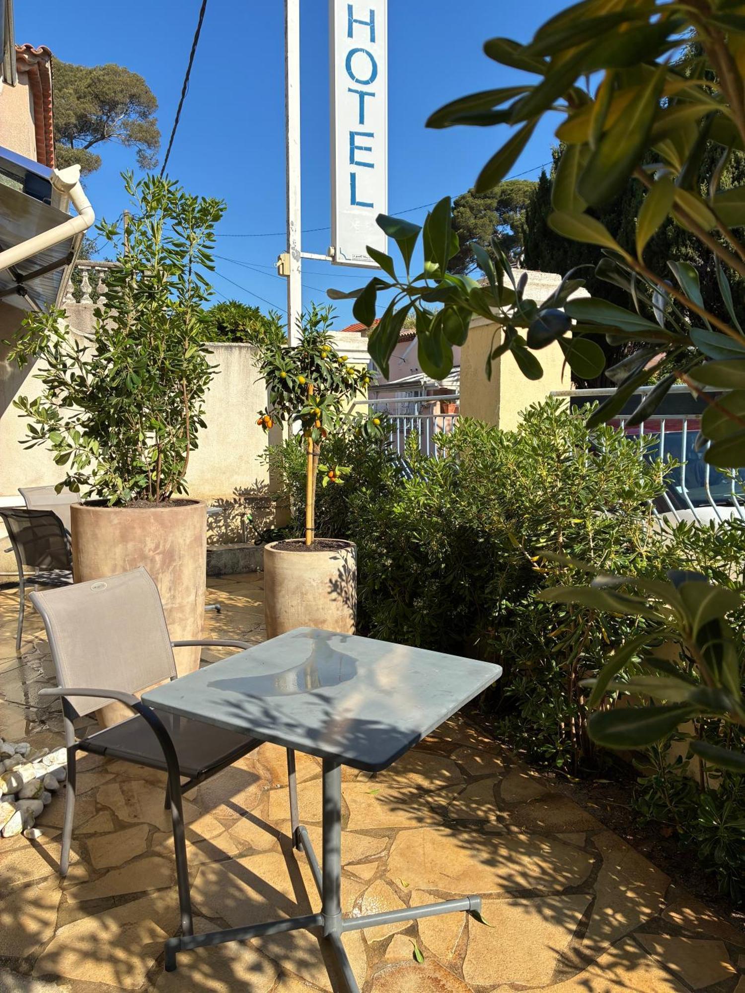 Hotel L'Escale Au Soleil Saint Aygulf Buitenkant foto