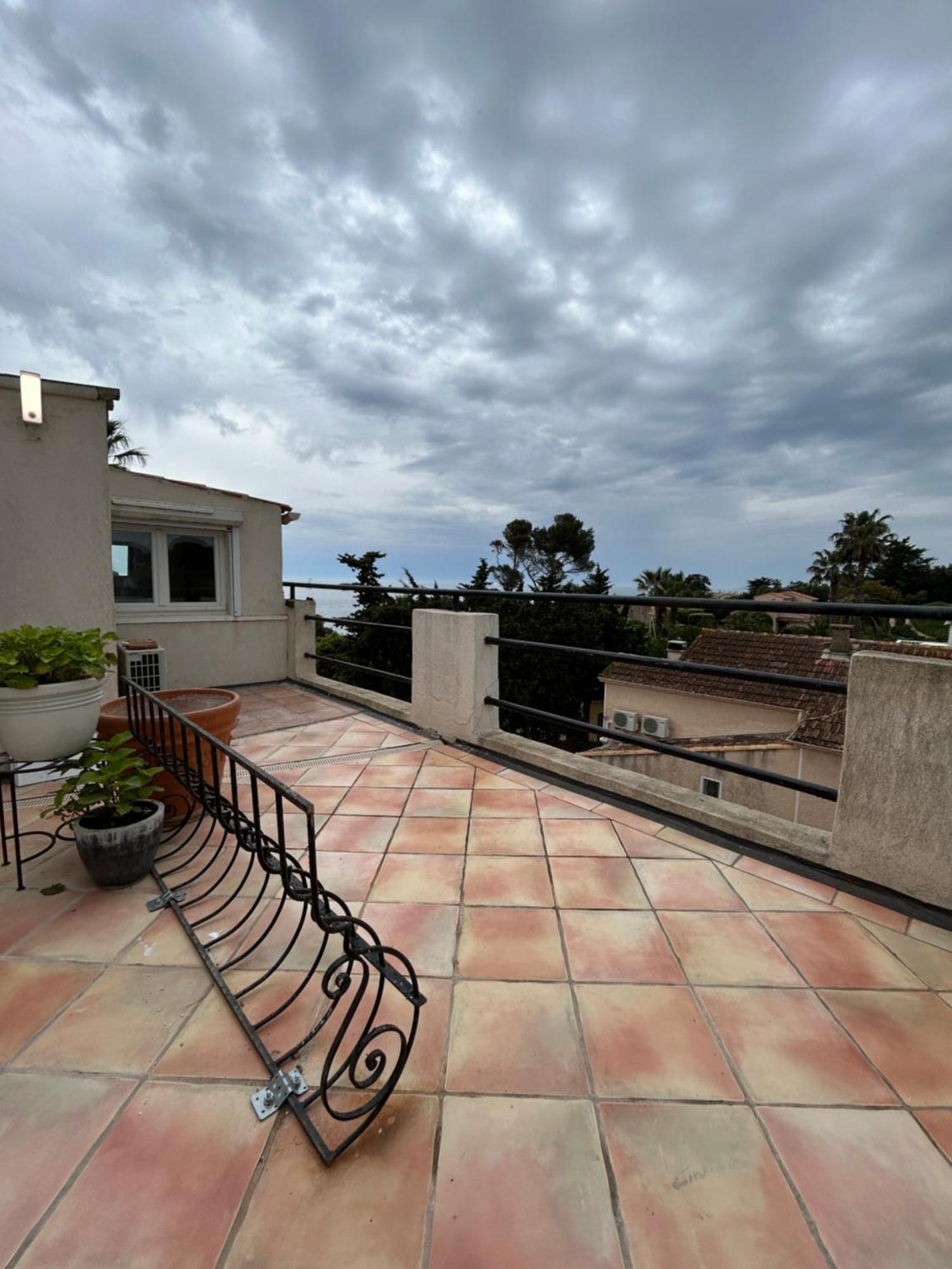 Hotel L'Escale Au Soleil Saint Aygulf Buitenkant foto